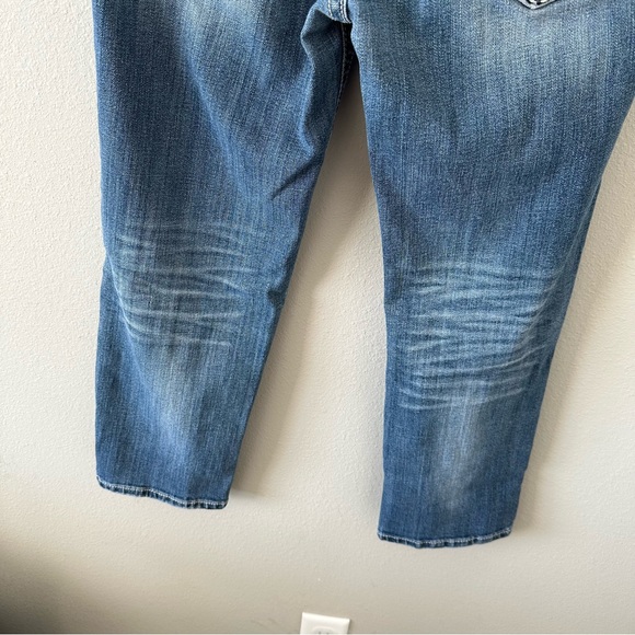 Miss Me Blue Straight Distressed Low/Mid Rise Capris/Short Jeans Waist Size 28 - Picture 12 of 16